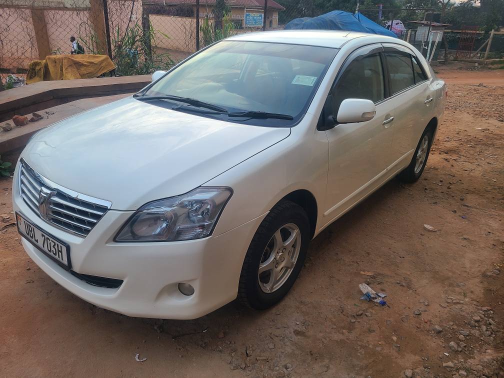 A picture of Toyota premio model 2009 for sale 35m