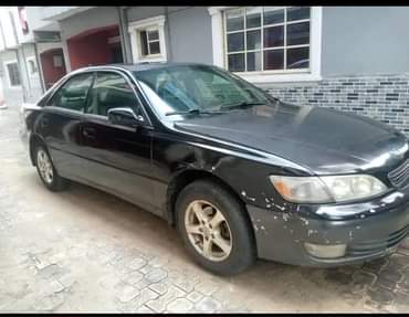 A picture of FOR SALE LEXUS ES300 UNTAMPERED ENGINE AC CHILLING FIRST BODY