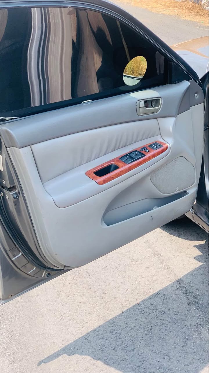 A picture of Camry 2004