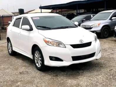 A picture of MATRIX 07057110007 Price N3 2Million naira A Neatly Used Toyota