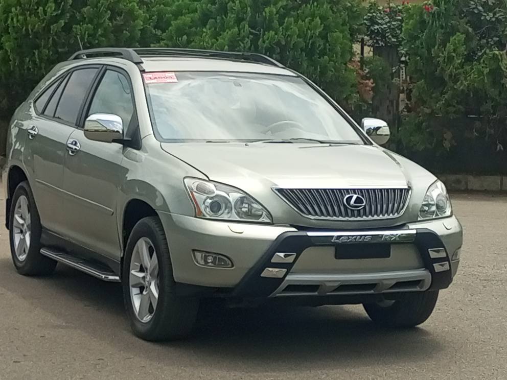 A picture of 2005 Direct Belgium Lexus RX330