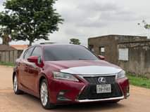 A picture of EXTREMELY CLEAN LEXUS CT200 HYBRID 2012 MODEL WITH ORIGINAL DUTY