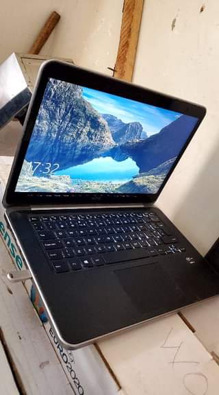 A picture of DELL slim laptop i5