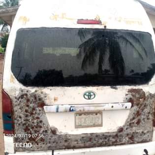 A picture of Toyota hummer 3 bus