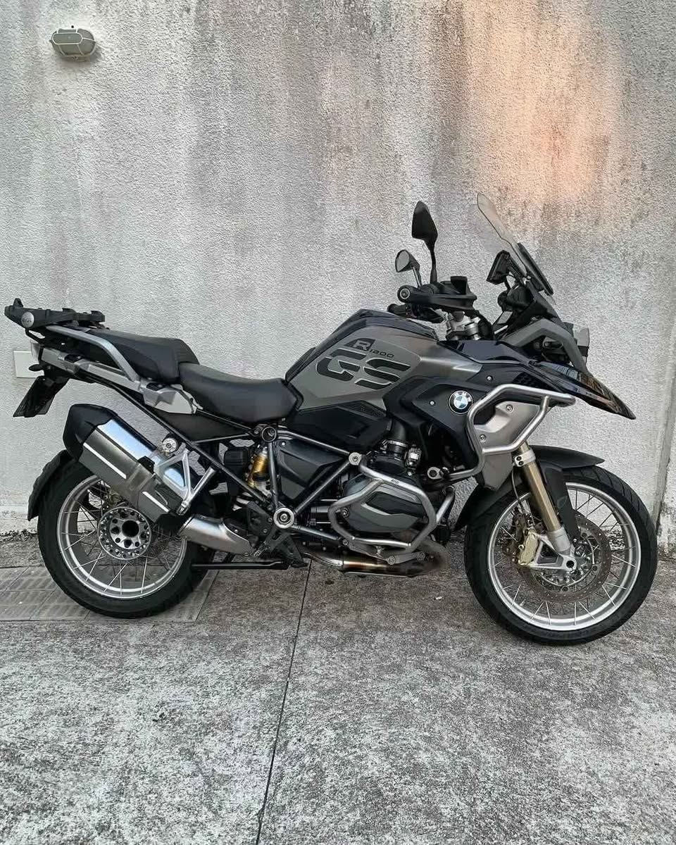 A picture of BMW R1200 ADVENTURE