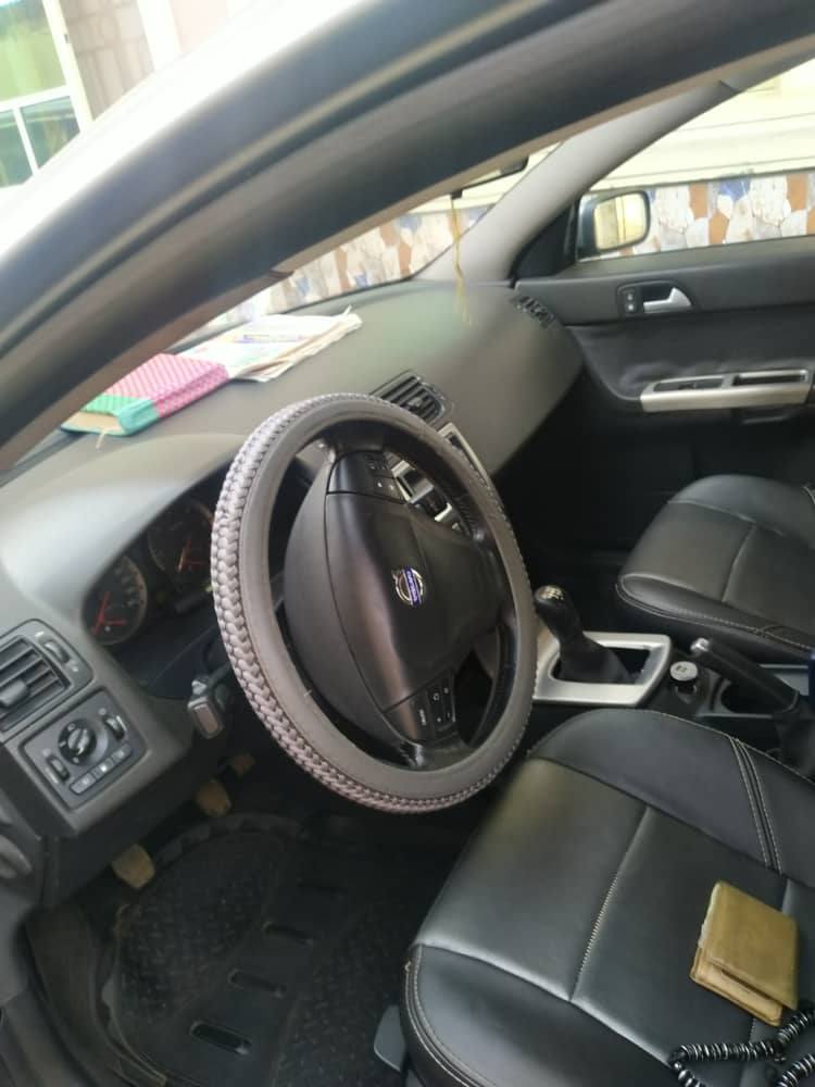 A picture of Volvo v50 first body pan
