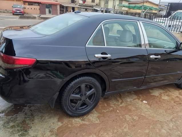 A picture of Honda Accord EOD 2004 model
