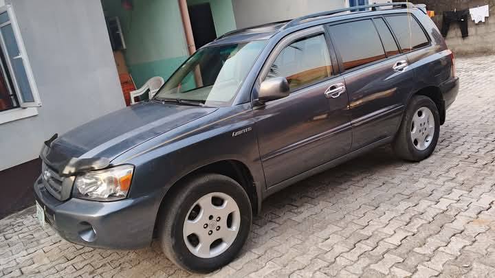 A picture of TOYOTA HIGHLANDER...2006