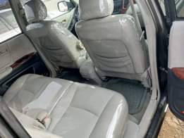 A picture of Highest grade Toyota Highlander 07 model Three rows seaters Everything