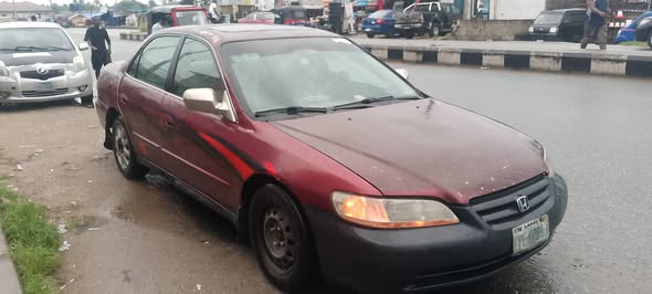 A picture of Honda Accord 2002 model 4plug