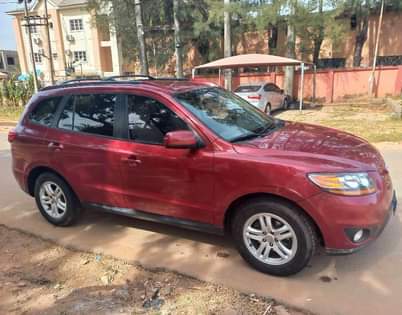 A picture of Hyundai Santafe