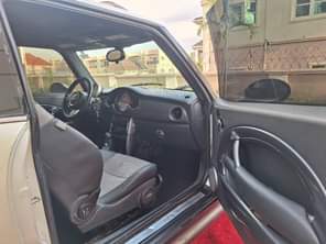 A picture of Mini Cooper Supercharged 2006 Classic Edition. AUTOMATIC TRANSMISSION. Engine and