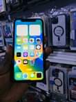 A picture of Xs 256gbs No Face ID 650000 Battery life 78