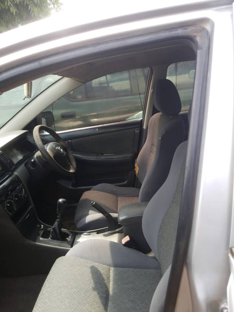 A picture of Toyota Corolla manual 0703990217
