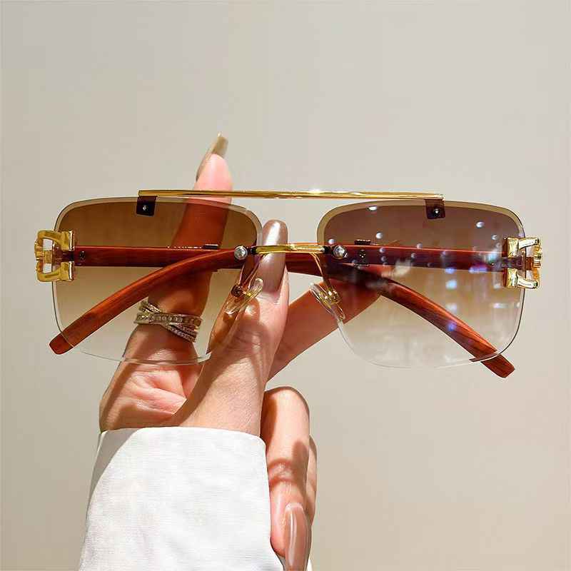 A picture of Fashionable rimless sunglass