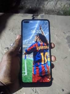 A picture of Infinix note 8 128gb 4gb
