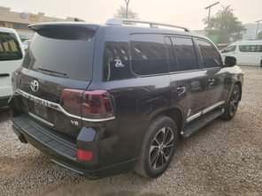 A picture of 2014 Toyota Land Cruiser V8 slightly used by a Diplomat