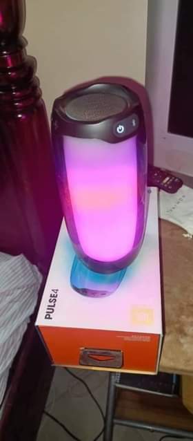 A picture of JBL PULSE 4 good sound like new Call or WhatsApp