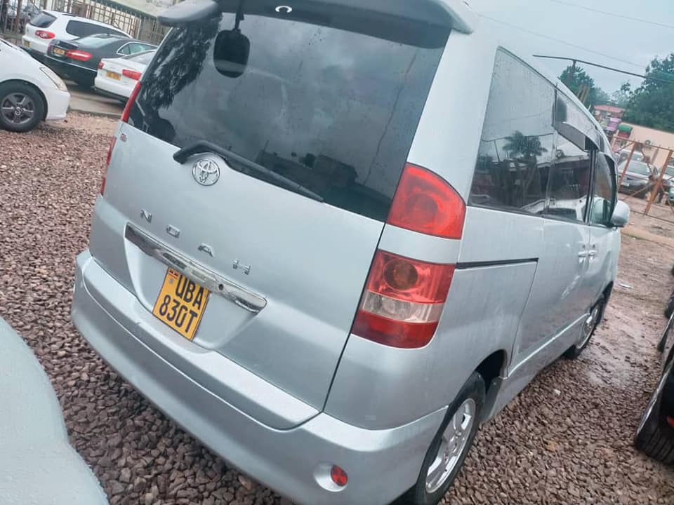 A picture of Toyota noah