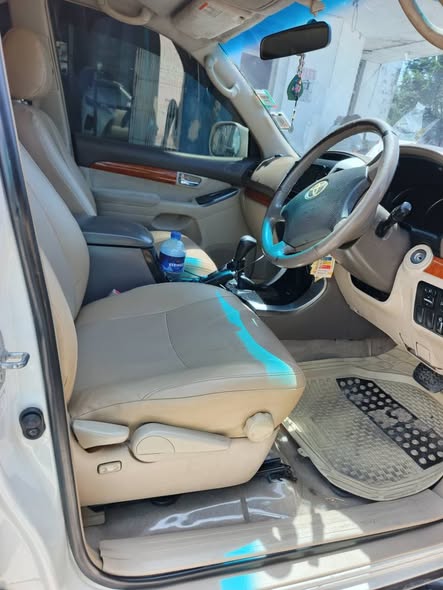 A picture of TOYOTA TX PRADO