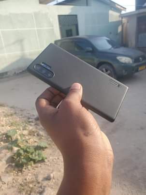 A picture of Mzungu wa roho maphone