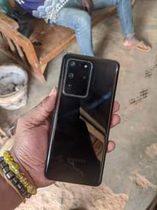 A picture of Samsung galaxy s20 ultra