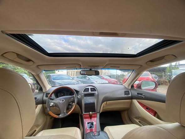 A picture of 2008 lexus es350