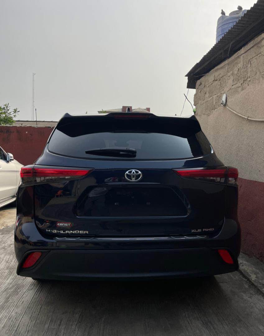 A picture of 2020 21 Mint Tokunbo Foreign Used Toyota Highlander XLE AWD.