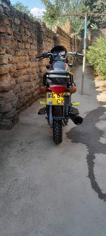 A picture of BOXER 150cc GIA 5 BEI 1 280 000 Mbeya Mjini
