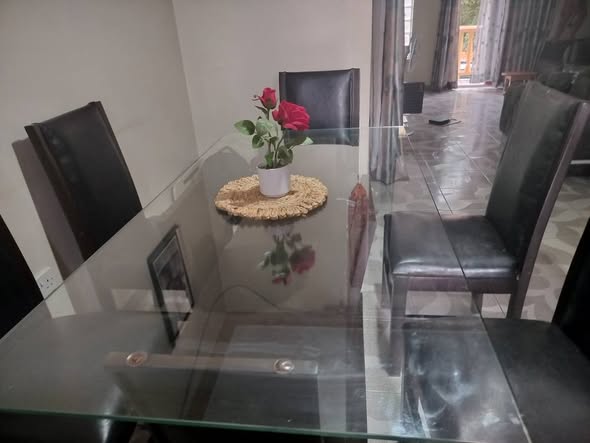 A picture of Dining table