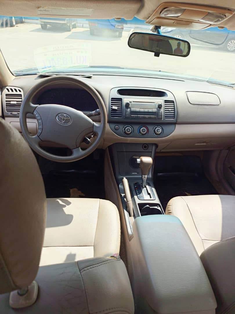 A picture of TOYOTA CAMRY
