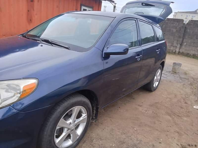 A picture of 2004 Toyota Matrix engine silent Gear ok AC chilling flash