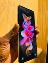 A picture of Samsung flip 3