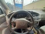 A picture of Clean registered Toyota sienna LE 2002 model is available for