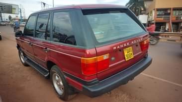 A picture of RANGE ROVER