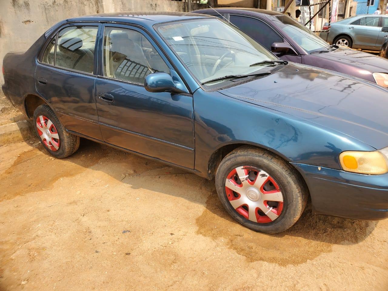 A picture of TOYOTA COROLLA