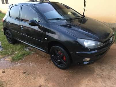 A picture of Peugeot 206