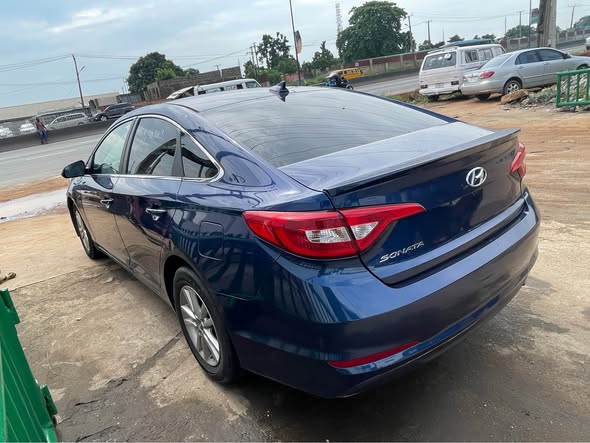 A picture of Hyundai sonata