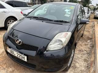 A picture of Toyota Vitz Model 2007