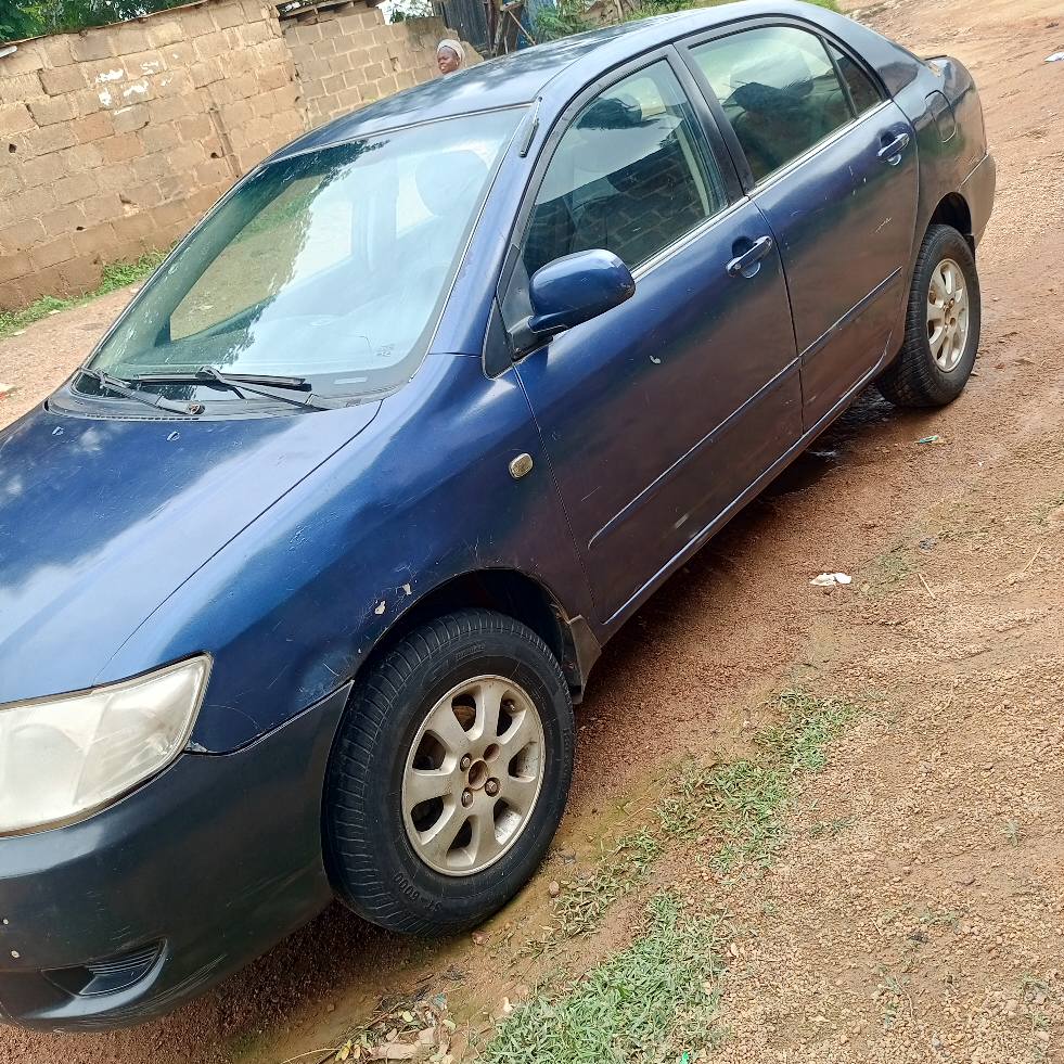 A picture of Toyota Corolla Bank type manual transmission untouched Engine and Gear