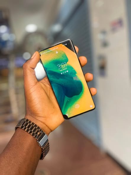 A picture of Samsung Galaxy s10 128gb 8 gb ram dot 0708007484