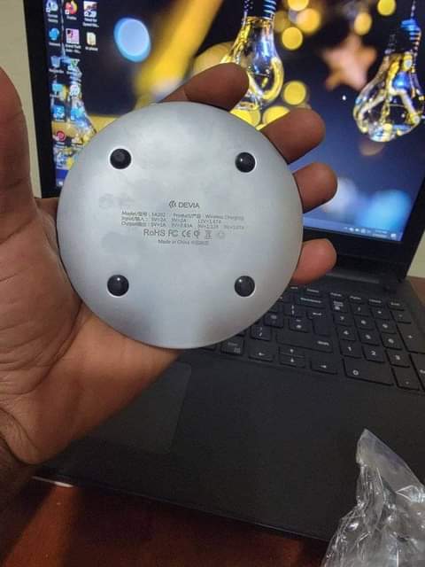 A picture of Devia wireless charger for iphone and Samsung