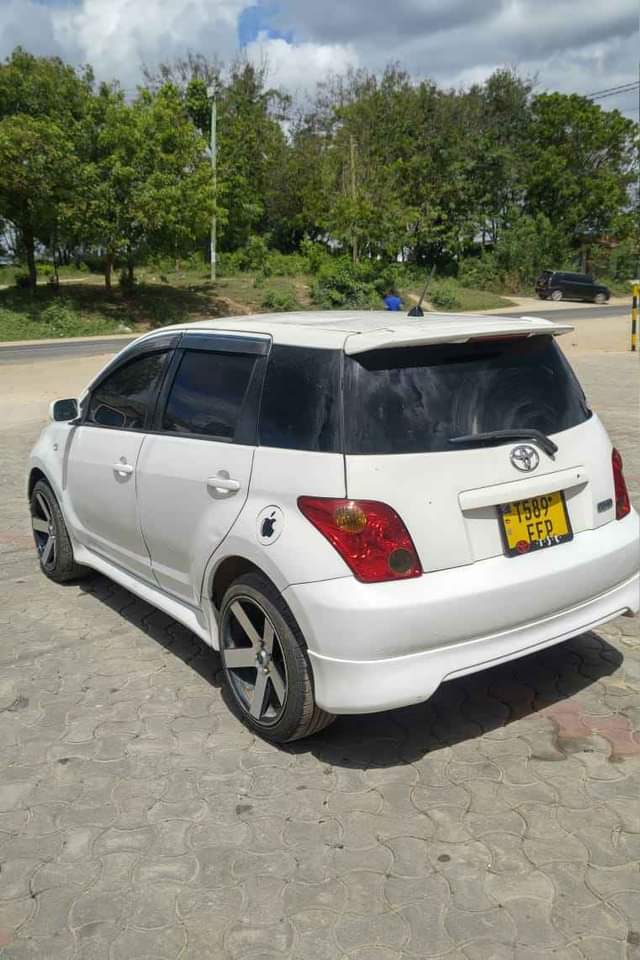 used toyota ist