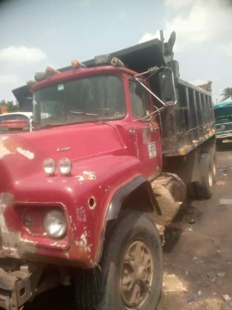 A picture of Big motor for sell 14m asking price ph location come
