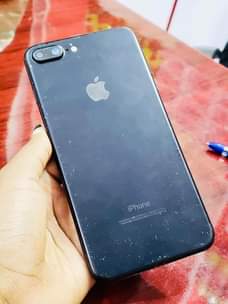 A picture of iPhone 7 Plus 128gb 