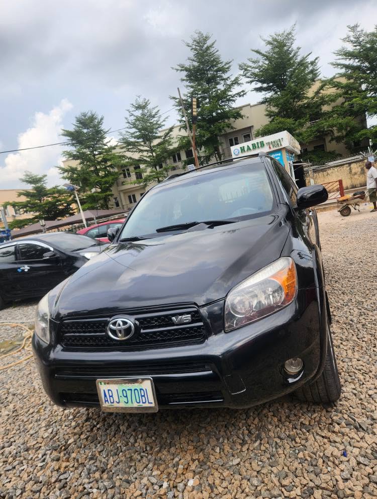 A picture of 2006 TOYOTA RAV 4 V6