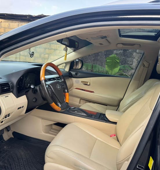 A picture of Few Months Used Lexus RX350 2010 Full Option Price 16