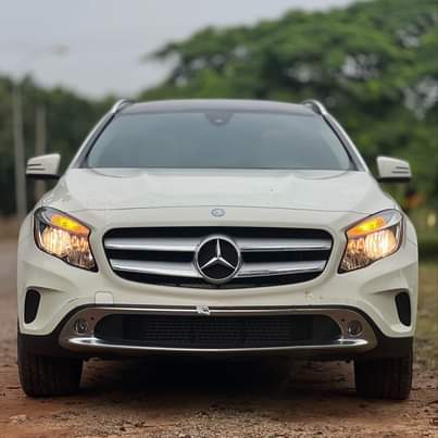 A picture of 2018 gla250