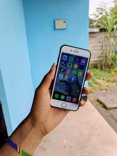 A picture of Iphone 7 gb 128 used like New 0658558000