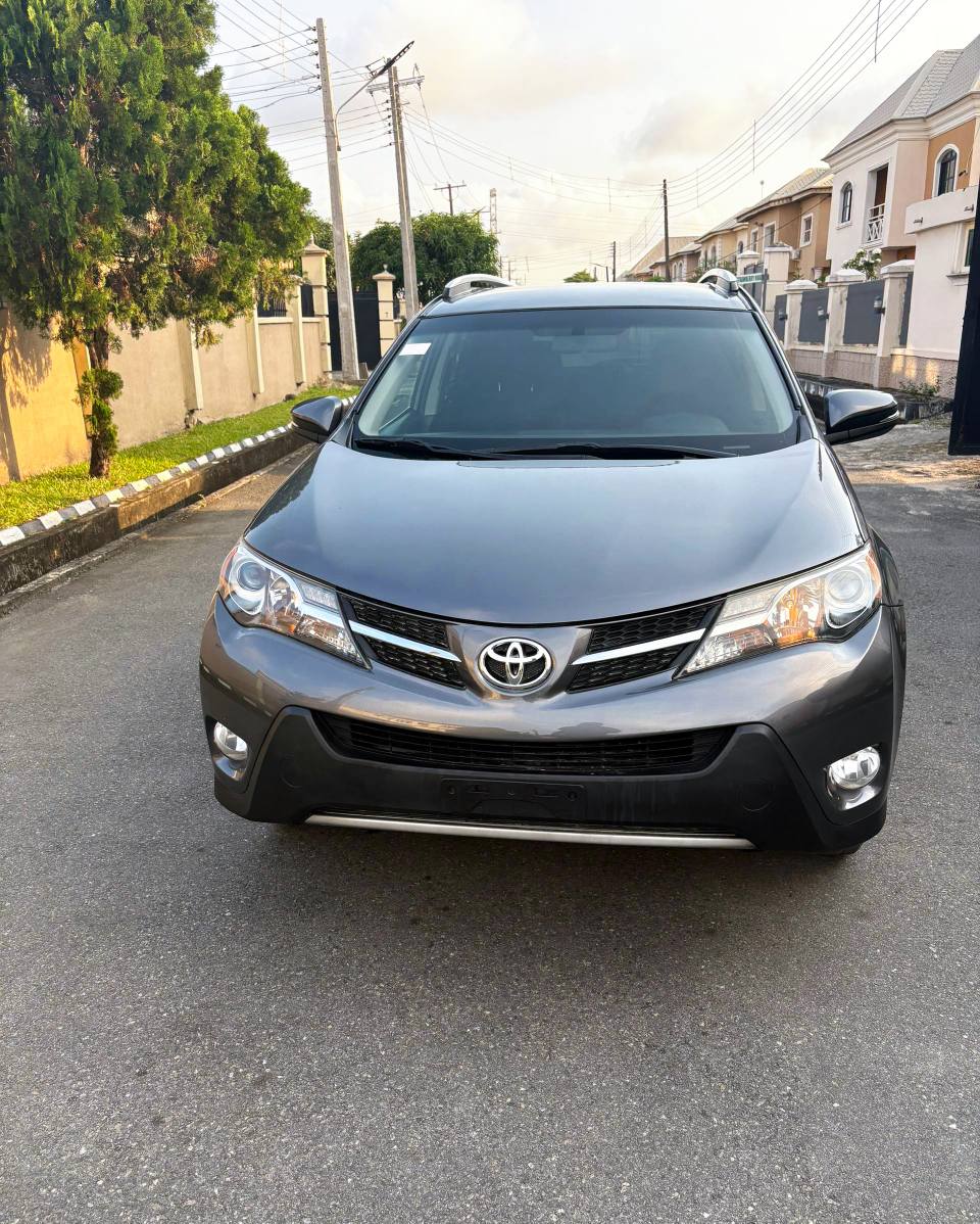 A picture of Foreign Used 2015 Toyota RAV4